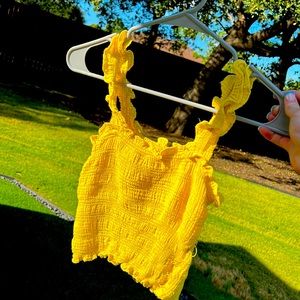 Yellow tank top ✨